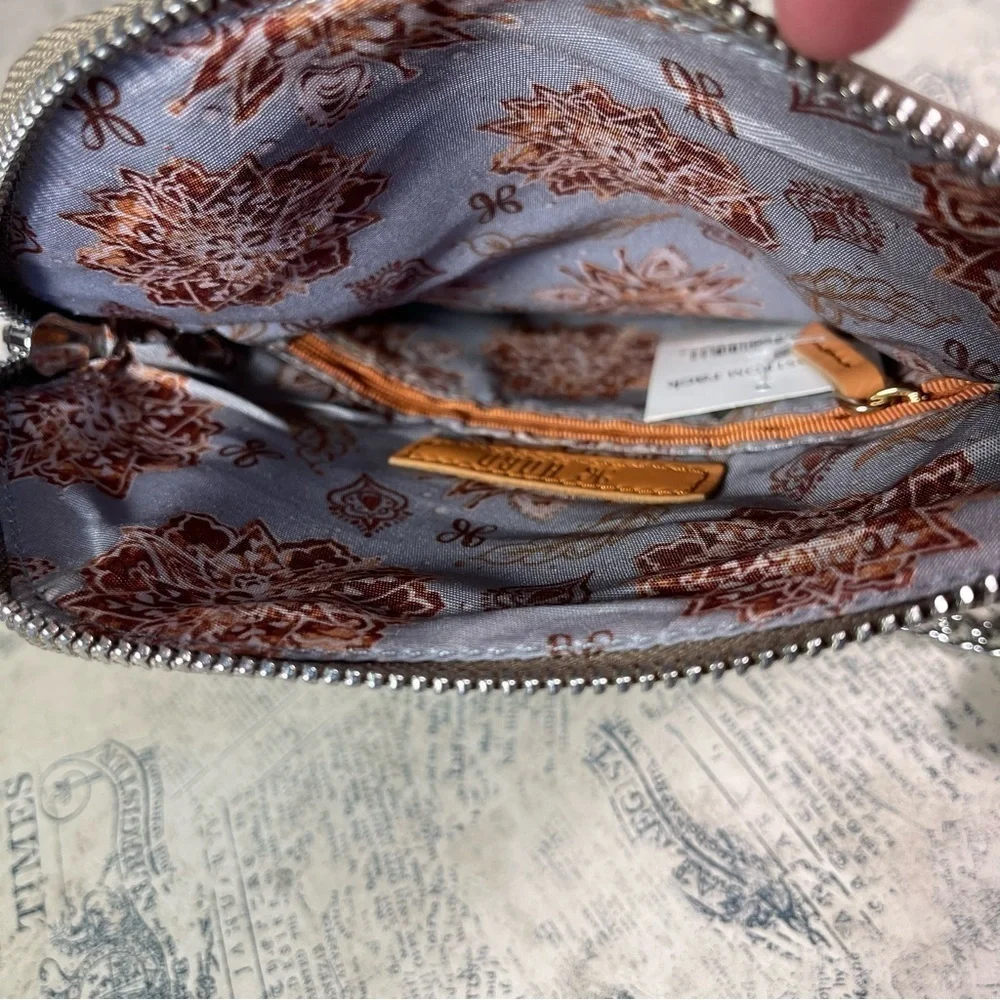 HOBO Daria NWT Tan Leather Convertible Crossbody Clutch Foldover Bag
